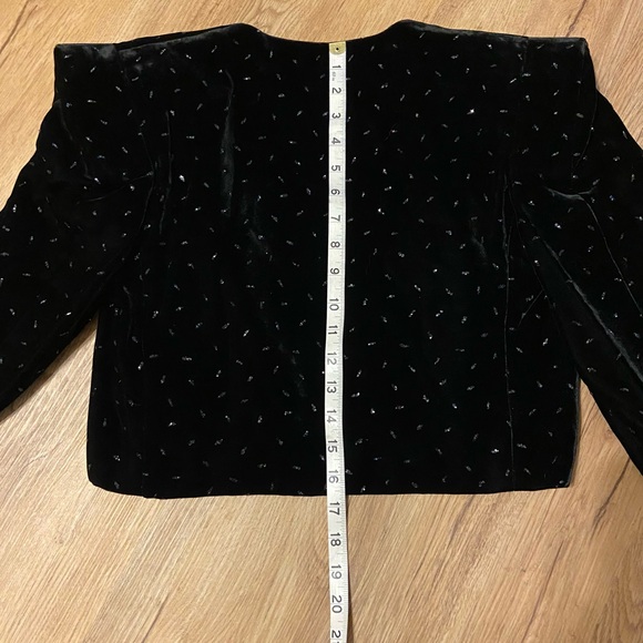 Vintage Carolina Herrera velvet special event jacket with glitter detail. - Picture 3 of 10